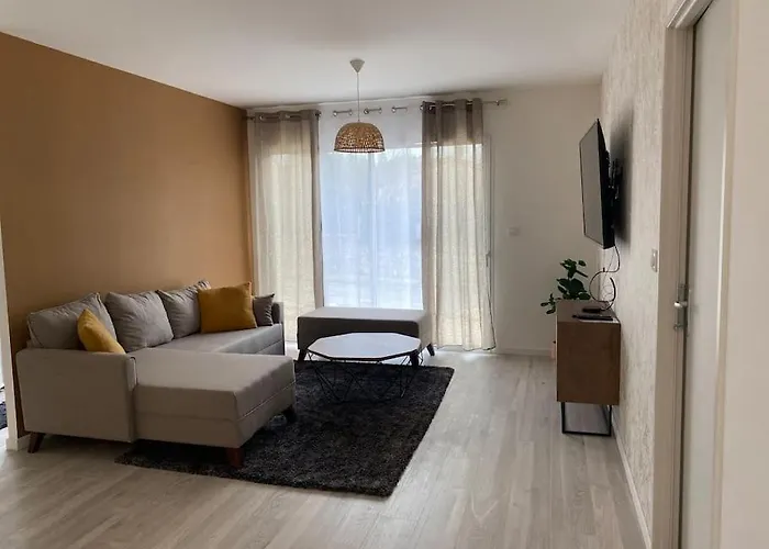 By Nesma Chatellerault